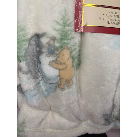Winnie the Pooh Christmas Baby Blanket - Picture 3 of 7